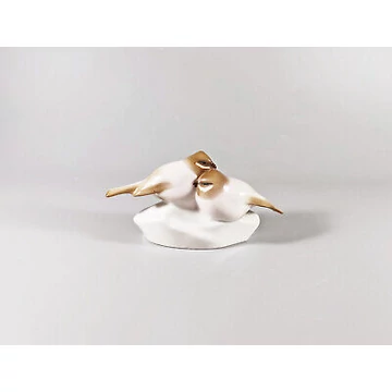 ZSOLNAY, A PAIR OF CHICKADEE BIRDS IN LOVE, VINTAGE HANDPAINTED FIGURINE! (J307) ZSOLNAY, A PAIR OF CHICKADEE BIRDS IN LOVE, VINTAGE HANDPAINTED FIGURINE! (J307)