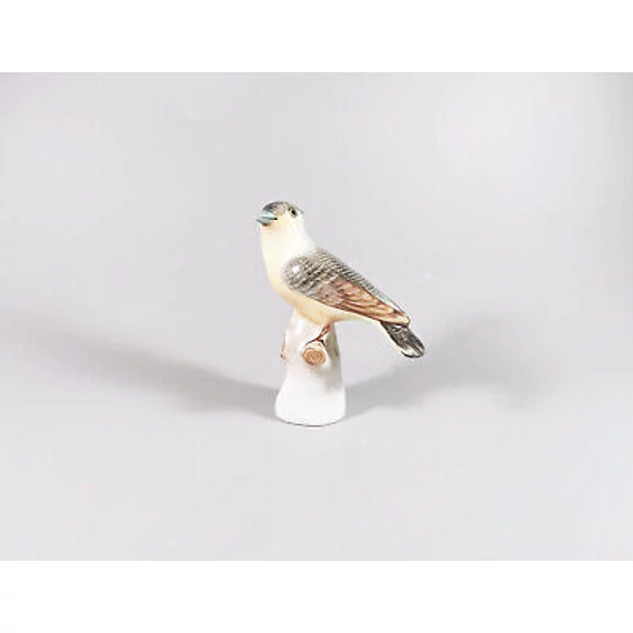 HEREND, GRAY SINGER BIRD ON A LOG, HANDPAINTED PORCELAIN FIGURINE ! (B003)