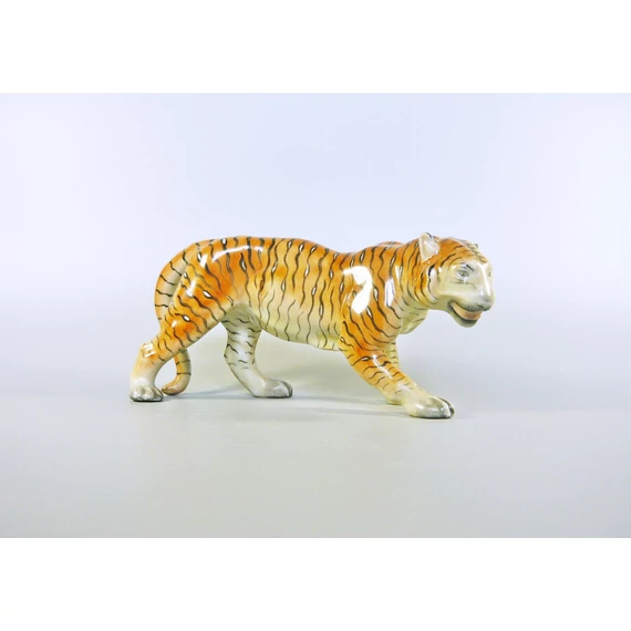 HEREND, TIGER BIG CAT ON THE HUNT 8", HANDPAINTED PORCELAIN FIGURINE ! (B013)