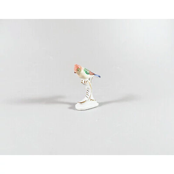 HEREND, PARROT BIRD ON A PILLAR, MINIATURE HANDPAINTED PORCELAIN FIGURINE (B019)