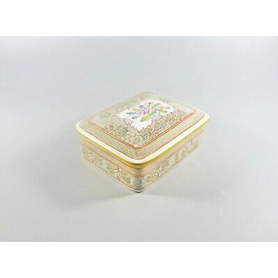 HEREND, CHINESE ORIENTAL CUBASH TRINKET BOX 4", HANDPAINTED PORCELAIN ! (B063)