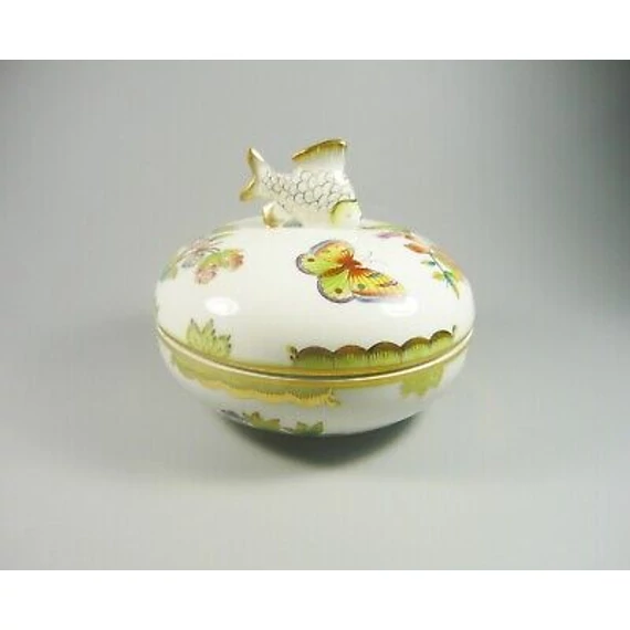 HEREND, QUEEN VICTORIA BONBONNIERE WITH A FISH 5", HANDPAINTED PORCELAIN (B082)