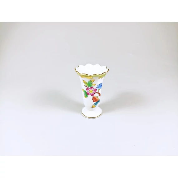 HEREND, QUEEN VICTORIA (VBO) MINIATURE VASE 2.4", HANDPAINTED PORCELAIN ! (B114)