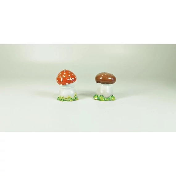 HEREND, RED AND BROWN MUSHROOM SHAPED SALT AND PEPPER SHAKERS PORCELAIN (B154)