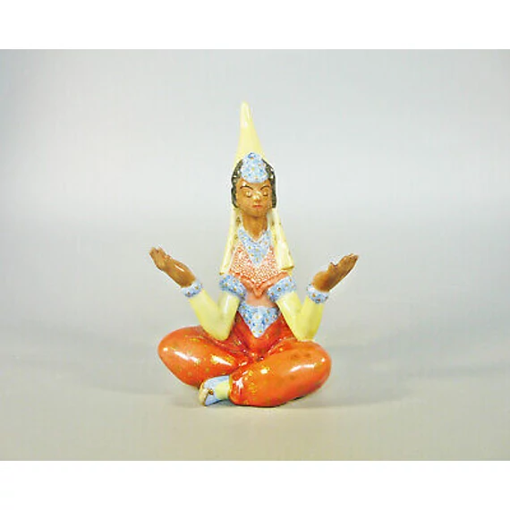 HEREND, PERSIAN ODALISQUE, ARTIST SIGNED HANDPAINTED PORCELAIN FIGURINE! (BT007)