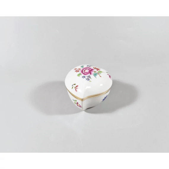 HEREND, NANKING BOUQUET HEART SHAPED TRINKET BOX, HANDPAINTED PORCELAIN! (BT015)