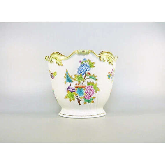 HEREND, QUEEN VICTORIA (VBO) PLANTER CACHEPOT 7", HANDPAINTED PORCELAIN !(BT019)