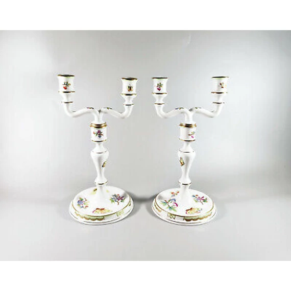 HEREND, A PAIR OF QUEEN VICTORIA CANDLE HOLDERS, HANDPAINTED PORCELAIN ! (BT023)