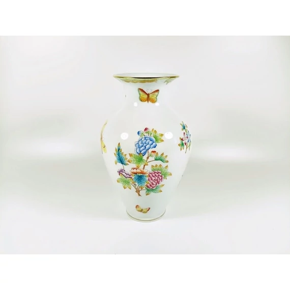 HEREND, QUEEN VICTORIA (VBO) VASE, HANDPAINTED PORCELAIN ! (H120)