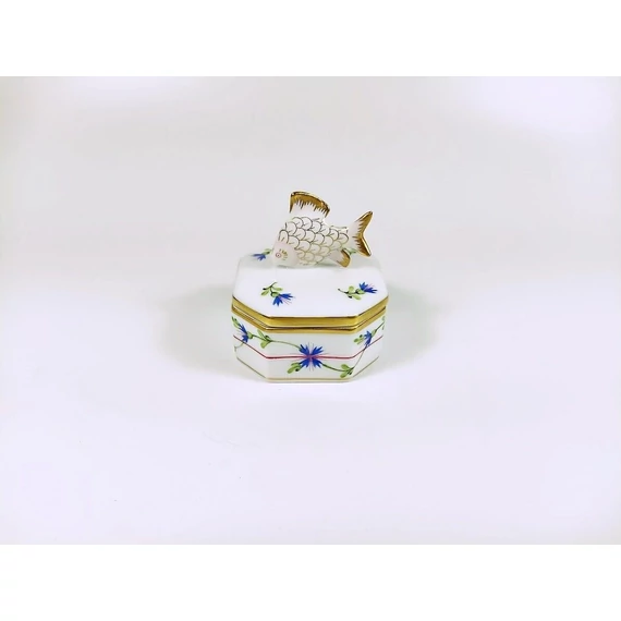 HEREND, BLUE GARLAND PBG TRINKET BOX WITH FISH KNOB HANDPAINTED PORCELAIN (H126)