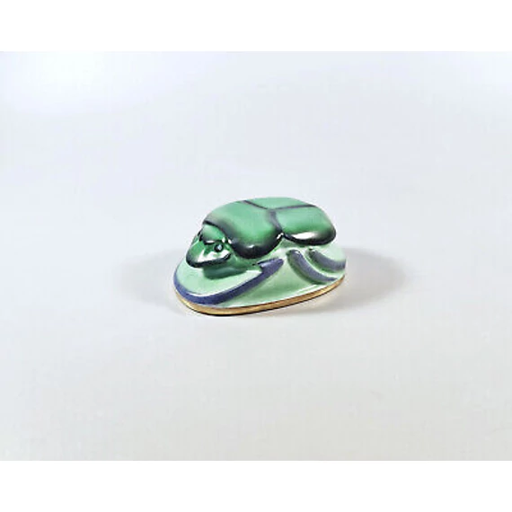 HEREND, GREEN SCARAB BEETLE 2.7", HANDPAINTED PORCELAIN FIGURINE ! (I020)