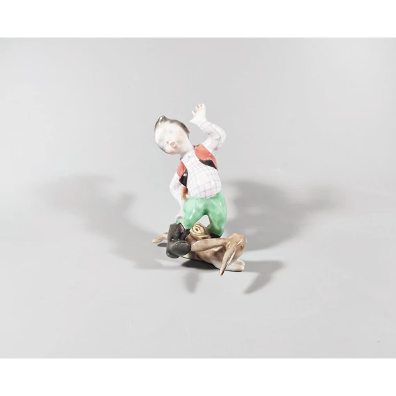 HEREND, HUNTER FELL ON THE RABBIT 4.7", HANDPAINTED PORCELAIN FIGURINE ! (J012)