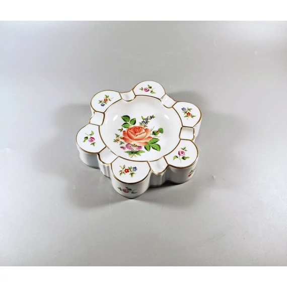 HEREND, PETITE BOUQUET DE ROSE CIGAR ASHTRAY, HANDPAINTED PORCELAIN  ! (J084)