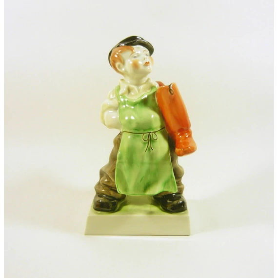 HEREND, COBBLER, SHOEMAKER WITH BOOTS, HANDPAINTED PORCELAIN FIGURINE ! (J099)