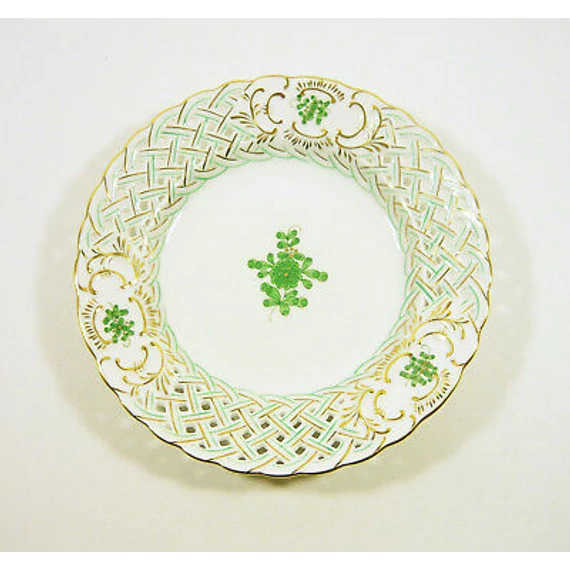 HEREND, GREEN GARDEN OPEN WORK SMALL WALL PLATE , HANDPAINTED PORCELAIN ! (T008)